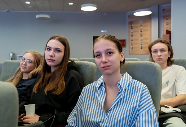 Как выделиться среди конкурентов: будущие предприниматели учились продавать свои идеи